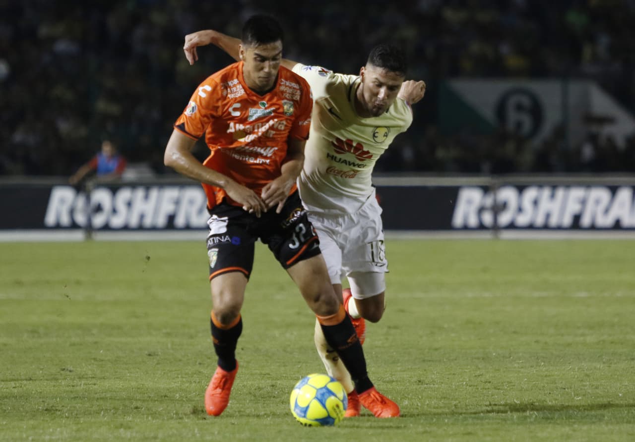 En su paso por la Liga MX con Jaguares de Chiapas, Estigarribia aún aparece como futbolista del club charrúa.