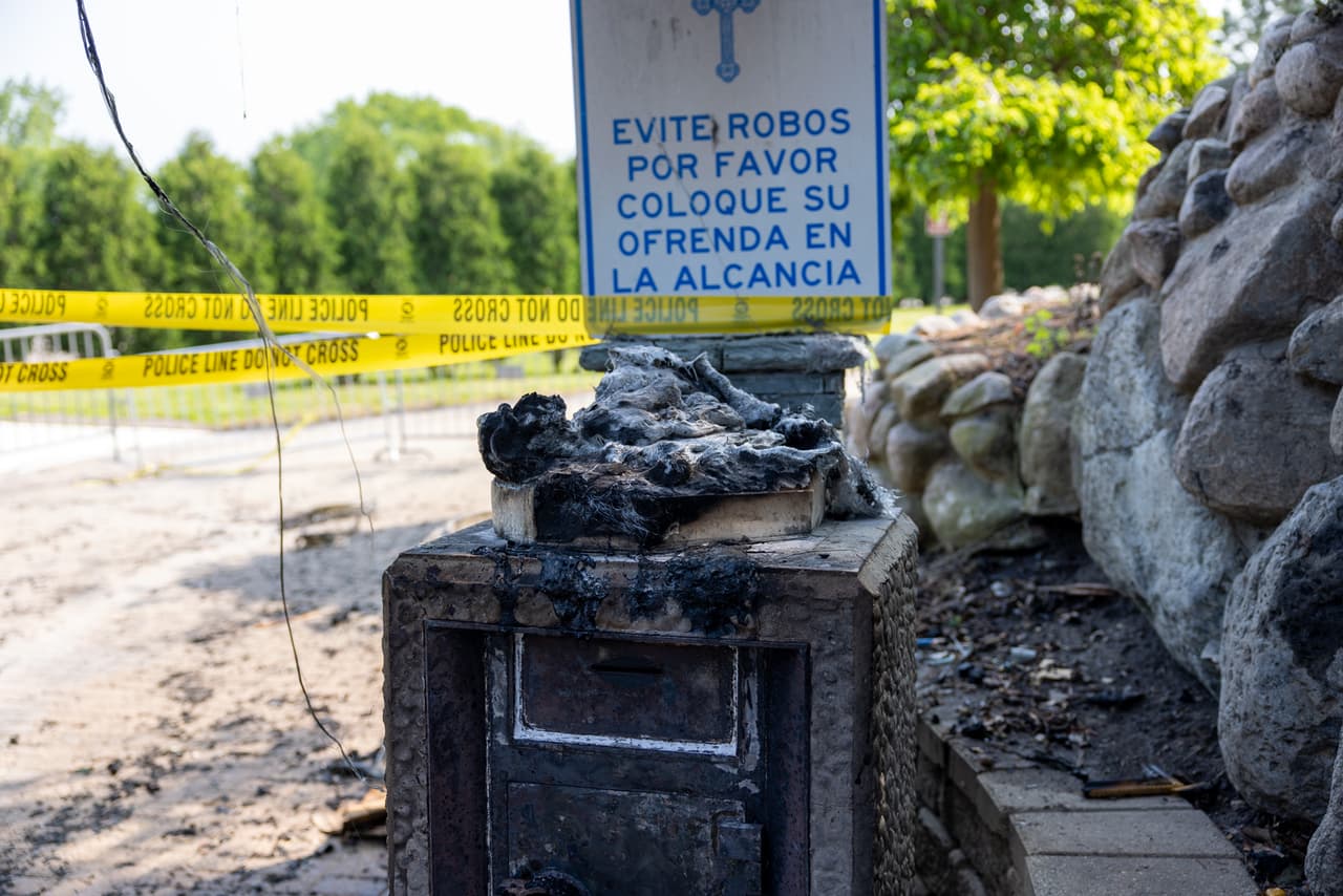 Hay una persona de interés detenida, pero aún no hay cargos.