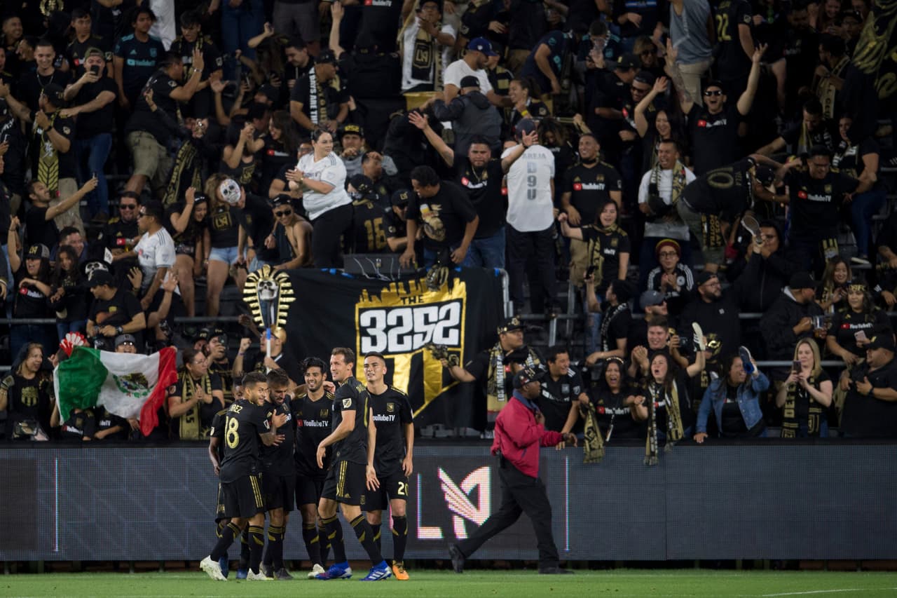Con un Carlos Vela inspirado al llegar a ocho goles y participando en 13 de los 21 goles del equipo, LAFC es único líder de la MLS con 19 puntos.
