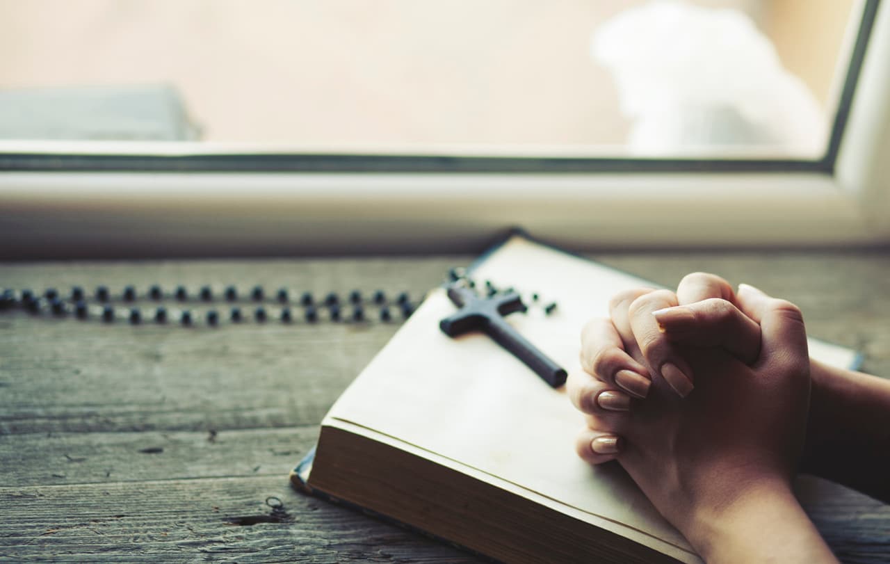 Quiénes son los Testigos de Jehová, el grupo religioso a menudo perseguido cuyos miembros fueron atacados a tiros en Alemania