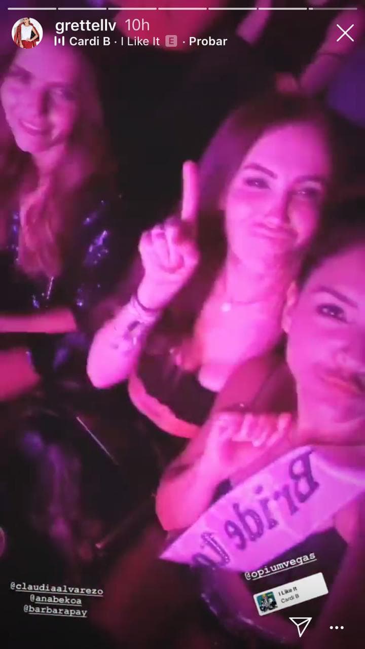 La noche del 5 de noviembre acudieron a 
<b><a href="https://spiegelworld.com/opium/">'Opium'</a></b>, un show de acrobacias para adultos, donde se la pasaron riendo.