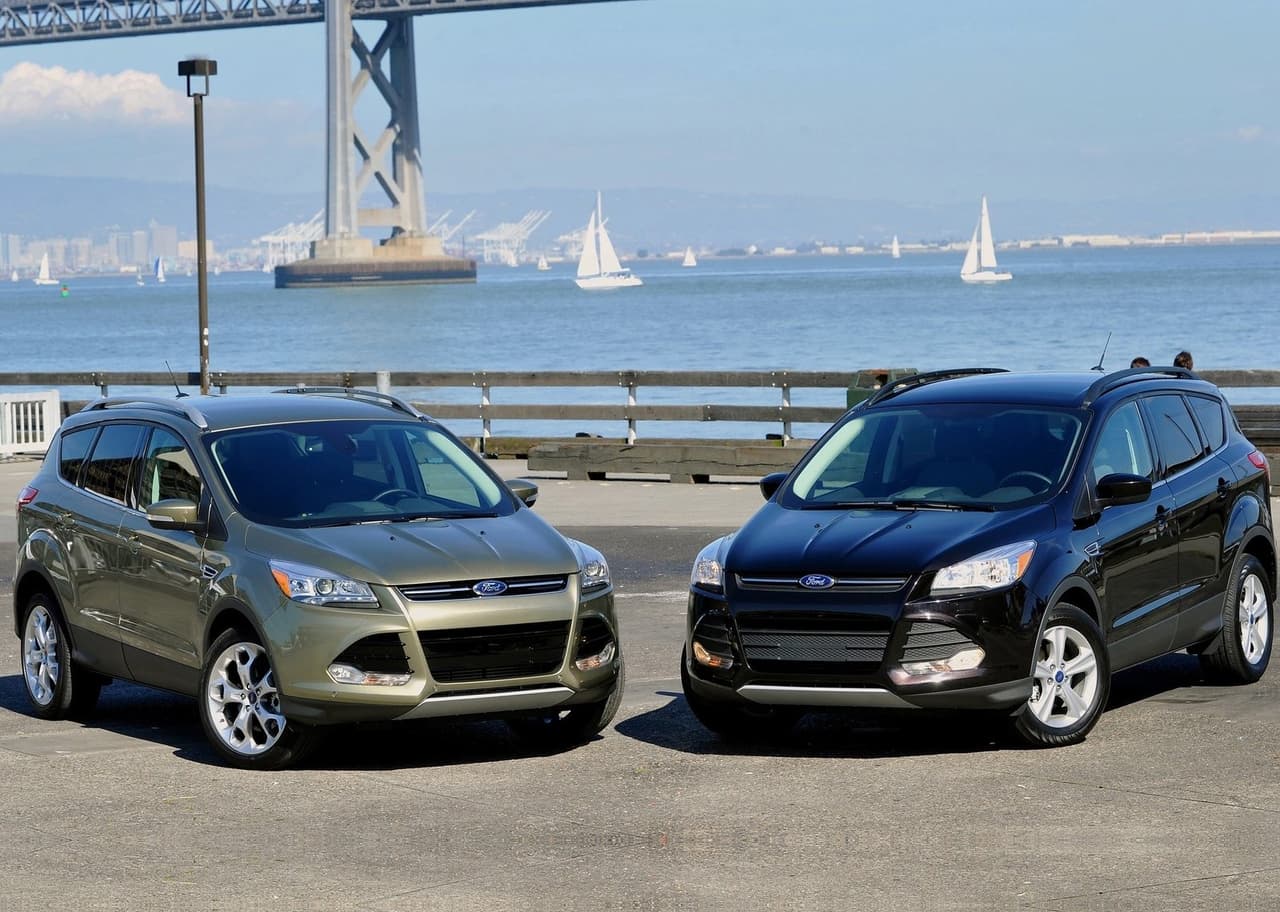 Si los clientes no desean realizar esta inspección, tienen dificultades para completarla o reciben una indicación de que los pestillos no pueden validarse, el concesionario continuará con la inspección y reemplazará los pestillos según sea necesario.