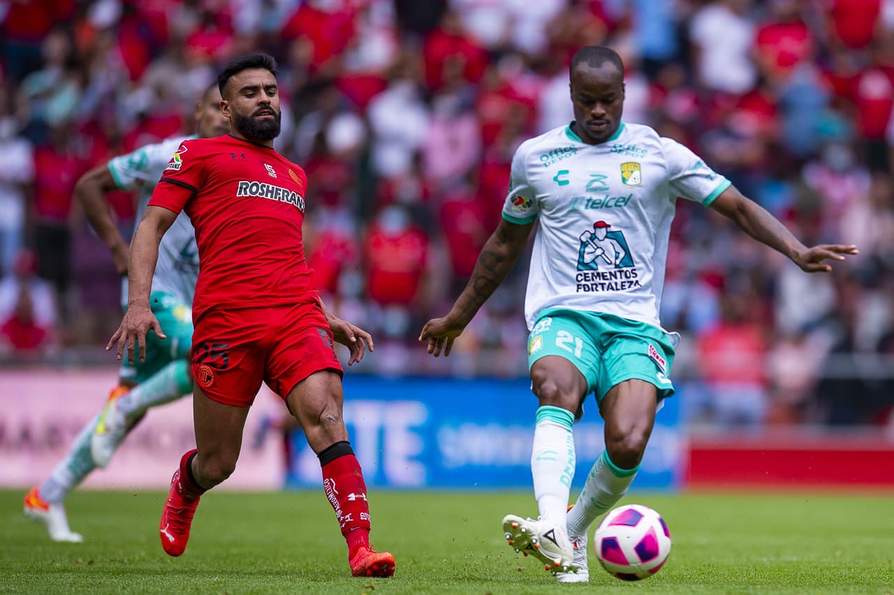 Toluca y León dejan las artillerías en casa y se conforman con empate 0-0.