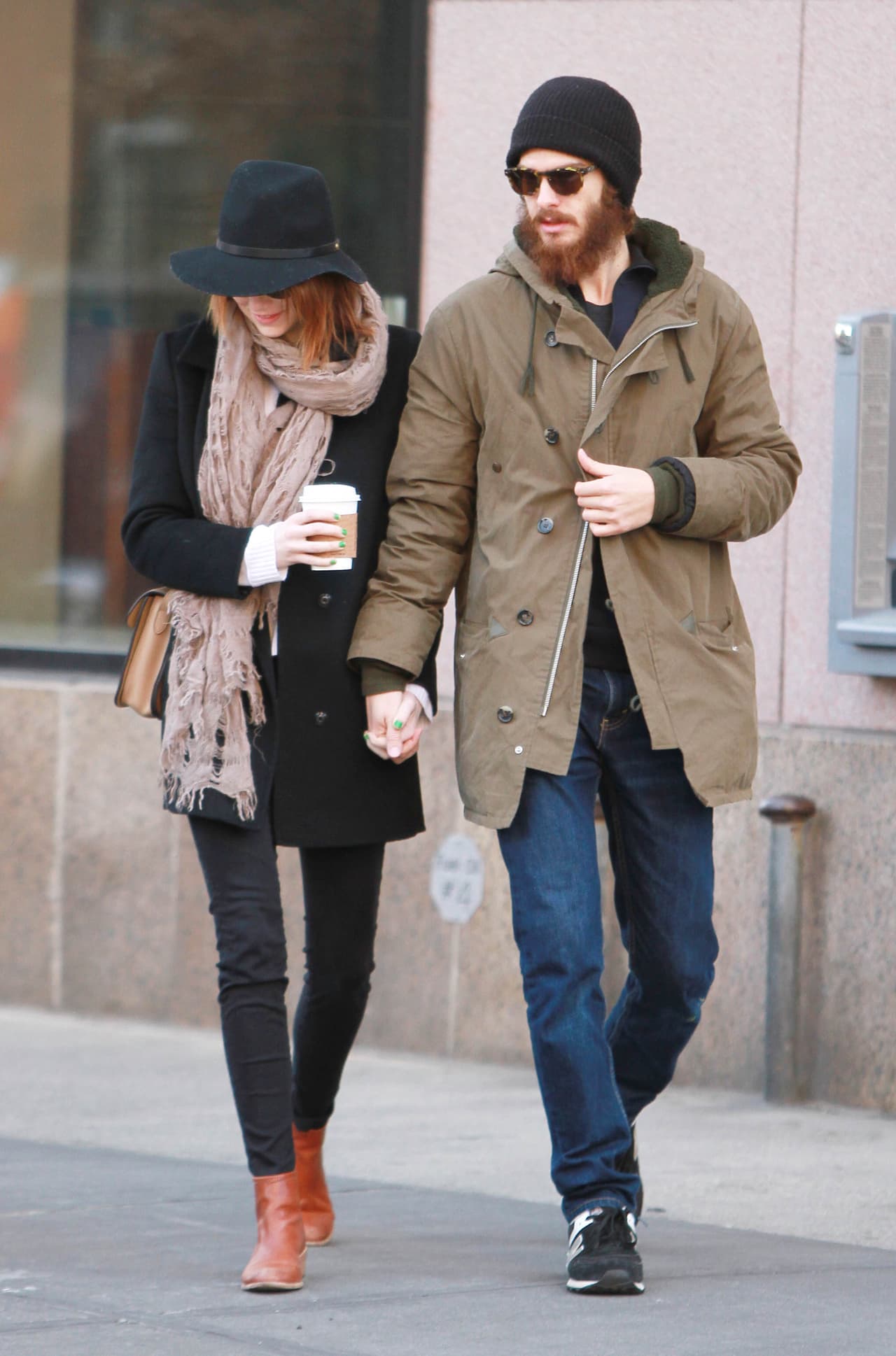 Scarfs. Sin duda estas también son un 'must have' sobre todo para invierno, procura utilizarlas con zapatos cafés en distintas tonalidades que contrasten.