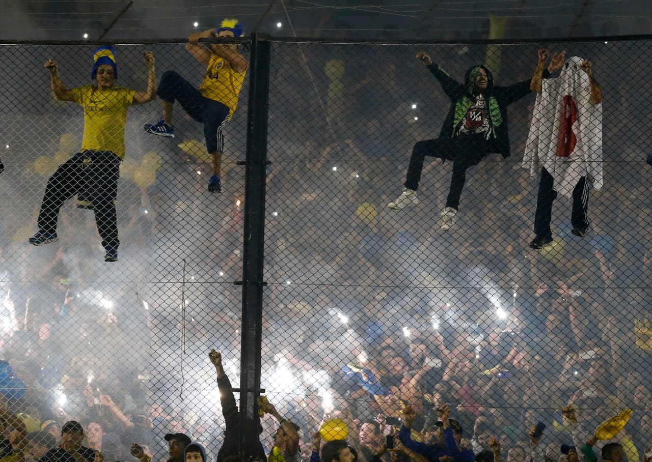 Boca Juniors expulsan a barras bravas por incidentes en el duelo ante River Plate