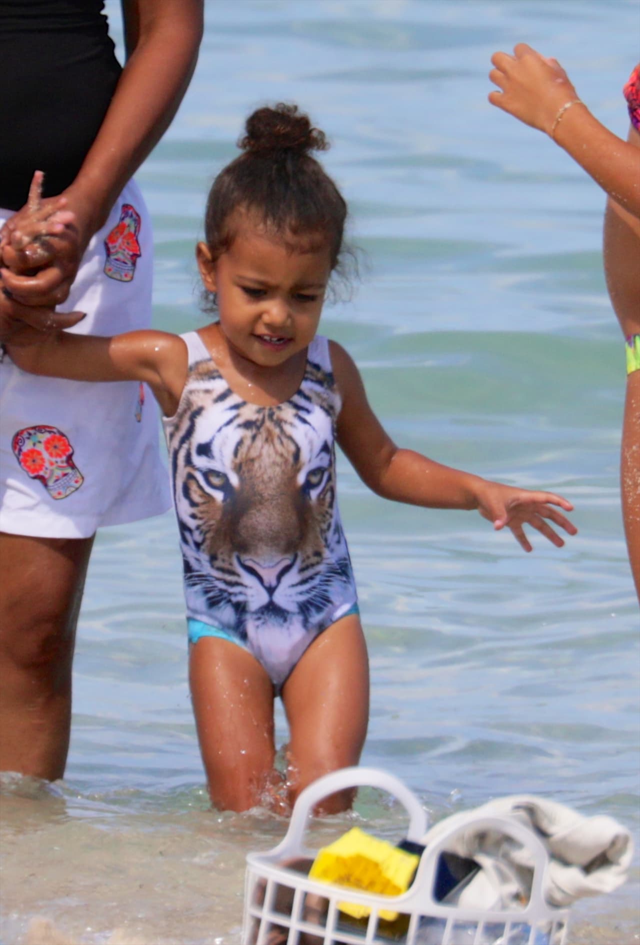 Oops! Llegó el momento de salir del agua.