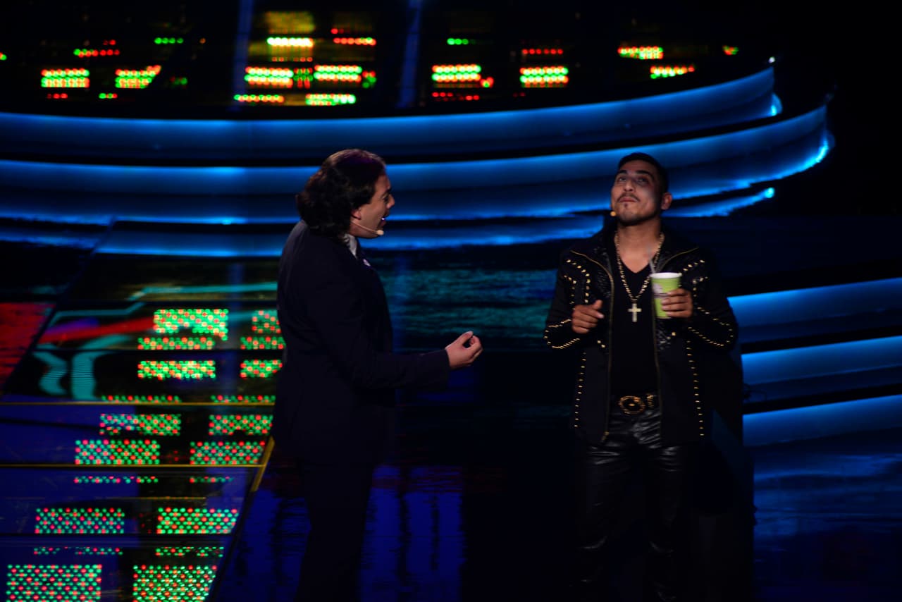 Parece que no se llevan bien, pero la realidad es que Espinoza y Cristian tienen una gran relación de amistad, eso sí, no dejan de pelear, decirse de cosas, bailar y cantar juntos logrando todo un show, pero al final, este dueto nos hace reír con sus ocurrencias.