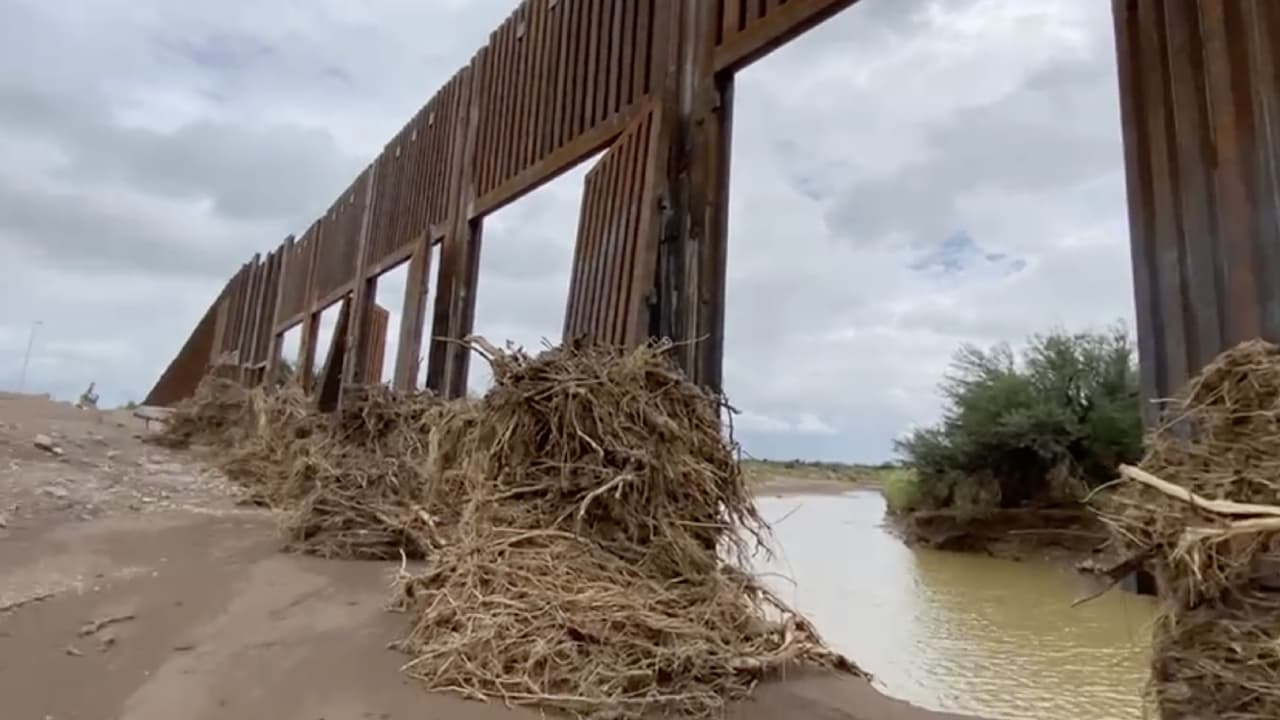 La construcción fue controversial porque activistas dijeron que dañaría la naturaleza, ambientalistas pidieron insistentemente que el gobierno detuviera la obra.