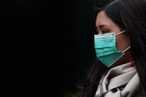 Información para los comercios: 
<br>Empresas pueden obtener más detalles deben visitar 
<b><a href="http://chicago.gov/reapertura" target="_blank">aquí</a></b>. El Departamento de Asuntos Empresariales y Protección al Consumidor de Chicago (BACP, por sus siglas en inglés) impartirá seminarios web el jueves 19 de agosto, a las 10:00AM; y el viernes 20 de agosto, a la 1:00PM para proporcionar una visión general del mandato del uso de cubre bocas. Para inscribirse favor de visitar 
<b><a href="http://chicago.gov/businesseducation" target="_blank">aquí</a></b>.