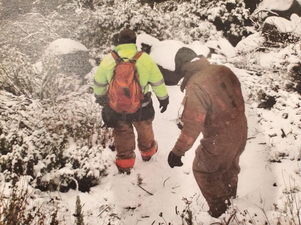 Una imagen de 1997, buscando a personas en las montañas de California después de que se llenaron de nieve. Encontramos desolación y tristeza, no había nadie buscando esas personas.