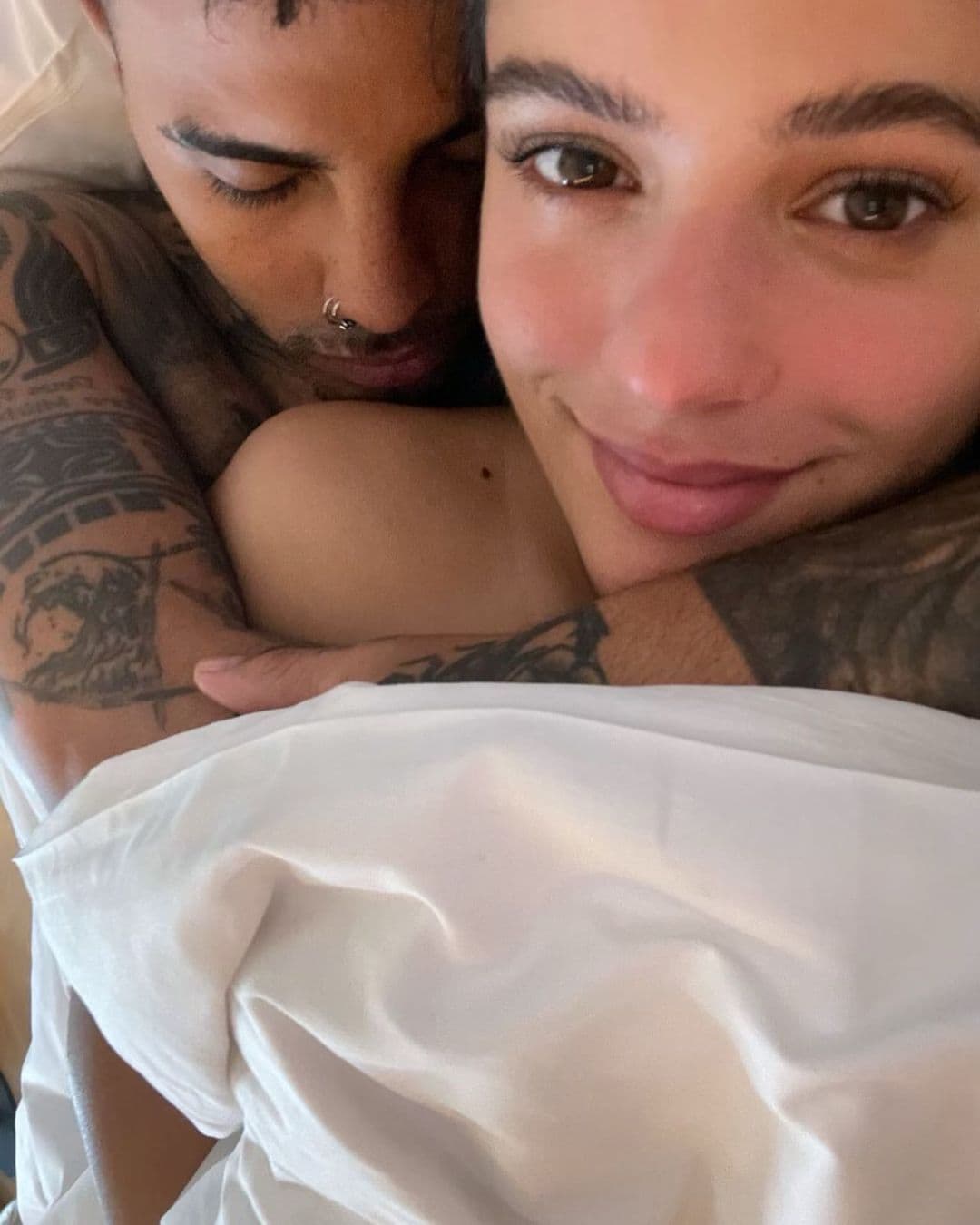 Aunque en agosto de 2022 surgieron rumores de una posible separación, estos fueron rápidamente desmentidos debido a sus constantes apariciones juntos. La pareja ya tiene planes para llegar al altar, Rosalía ya porta muy orgullosa su anillo de compromiso.
<br>