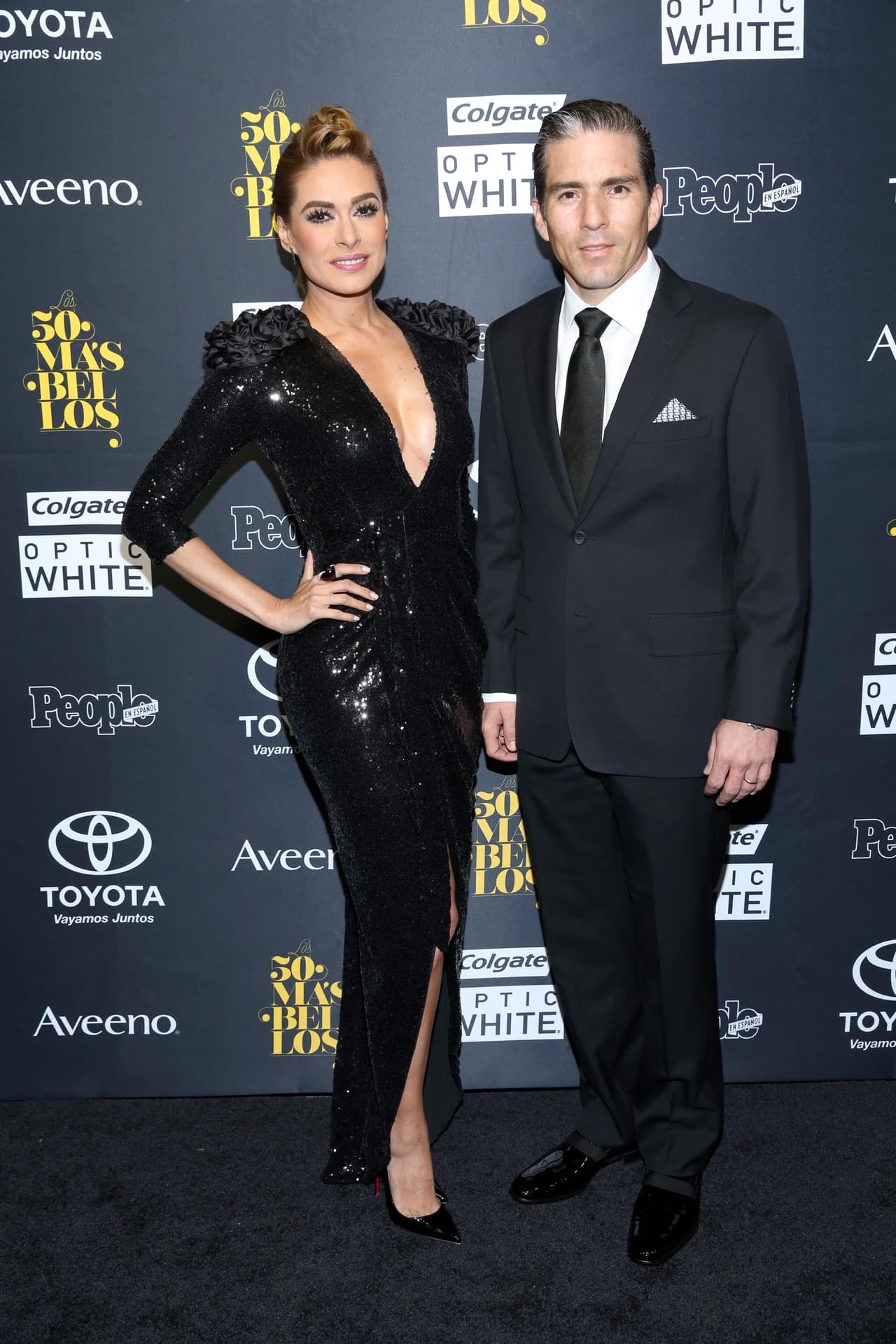 Galilea Montijo y su esposo, Fernando Reina, celebraron su octavo aniversario de bodas a través de románticos mensajes que compartieron en Instagram.