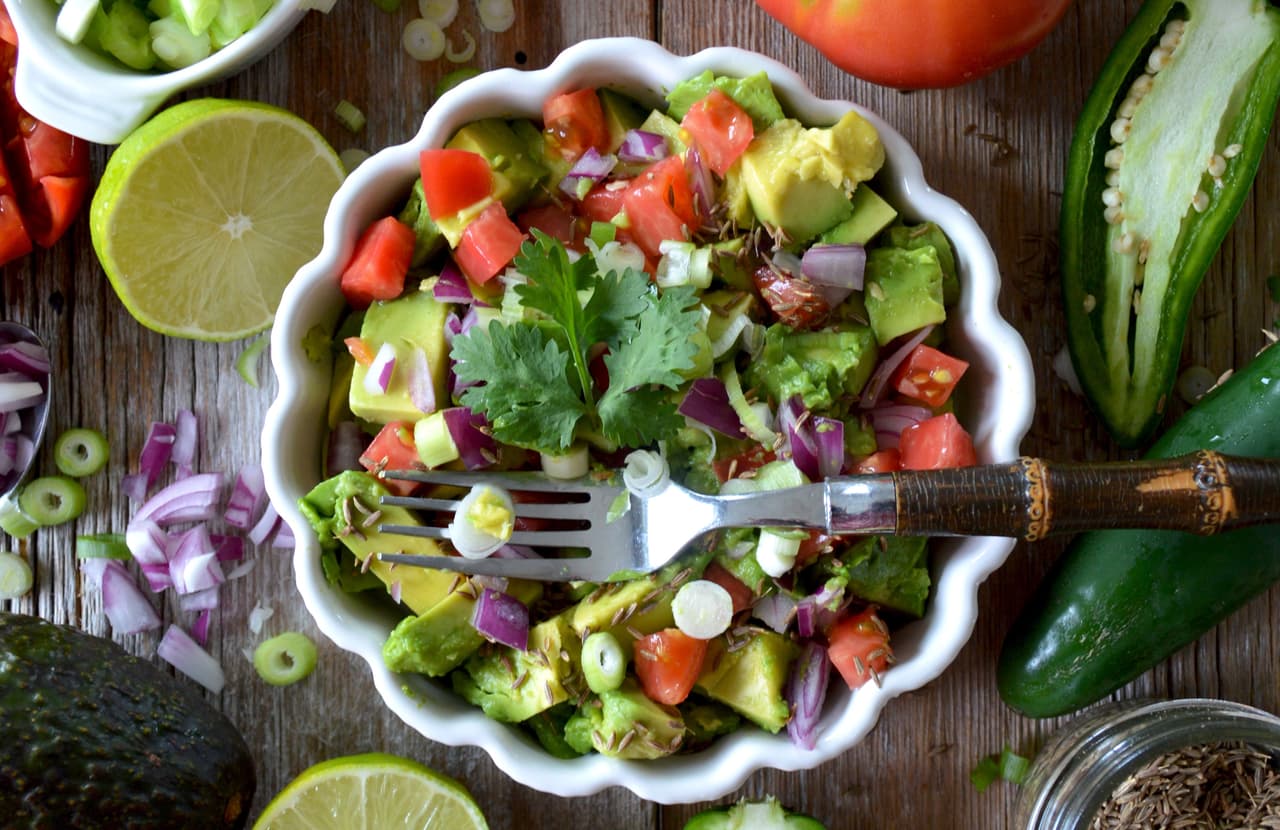 Lunes de receta: Ensalada de aguacate y plátano maduro