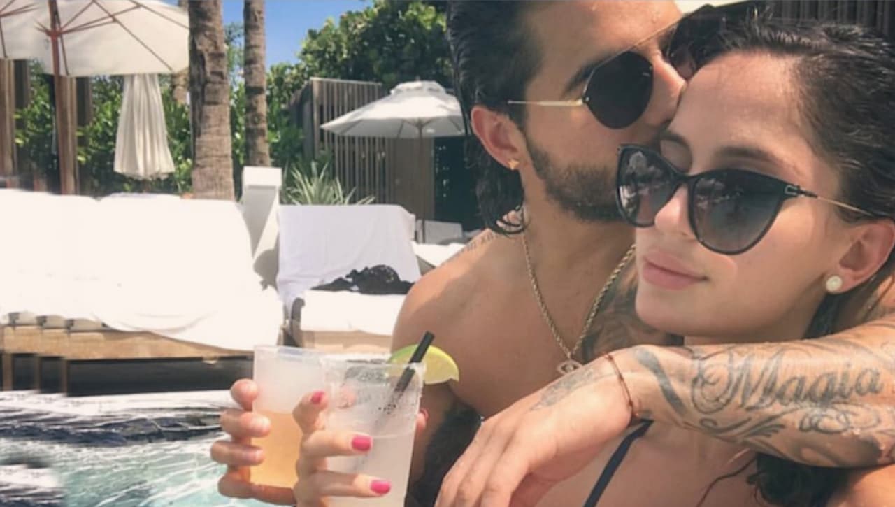 Más tarde, el pasado martes, tampoco pudieron separarse mientras disfrutaban de un refrescante momento en la alberca.