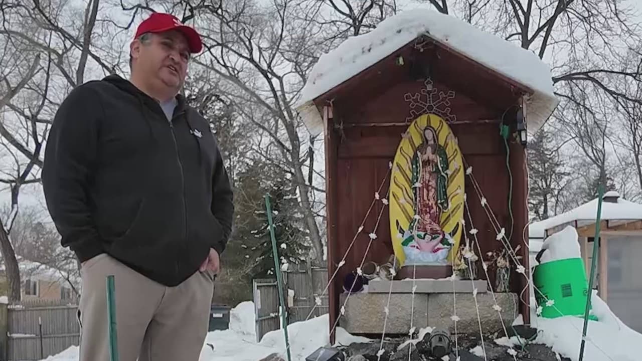 Una promesa cumplida: familia hispana replica altar de Des Plaines en honor a la Virgen de Guadalupe