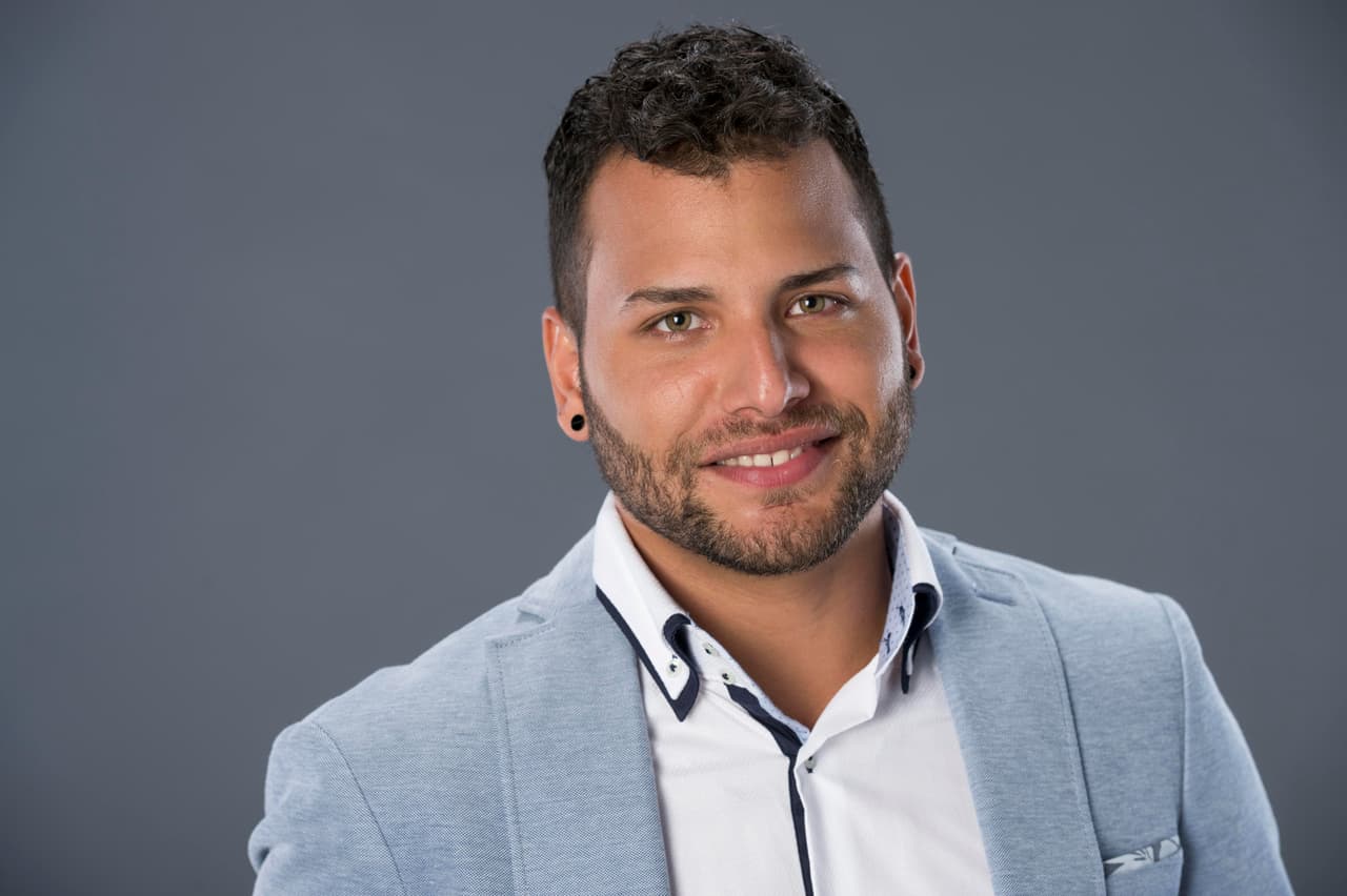 Aunque nunca ha tomado clases de canto, asegura que estar en la competencia es una herramienta para mejorar como cantante.