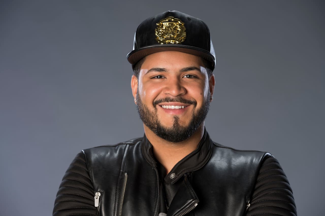 Johnny Bliss tiene 25 años y vive en New York. Sus raíces son dominicanas y puertorriqueñas.