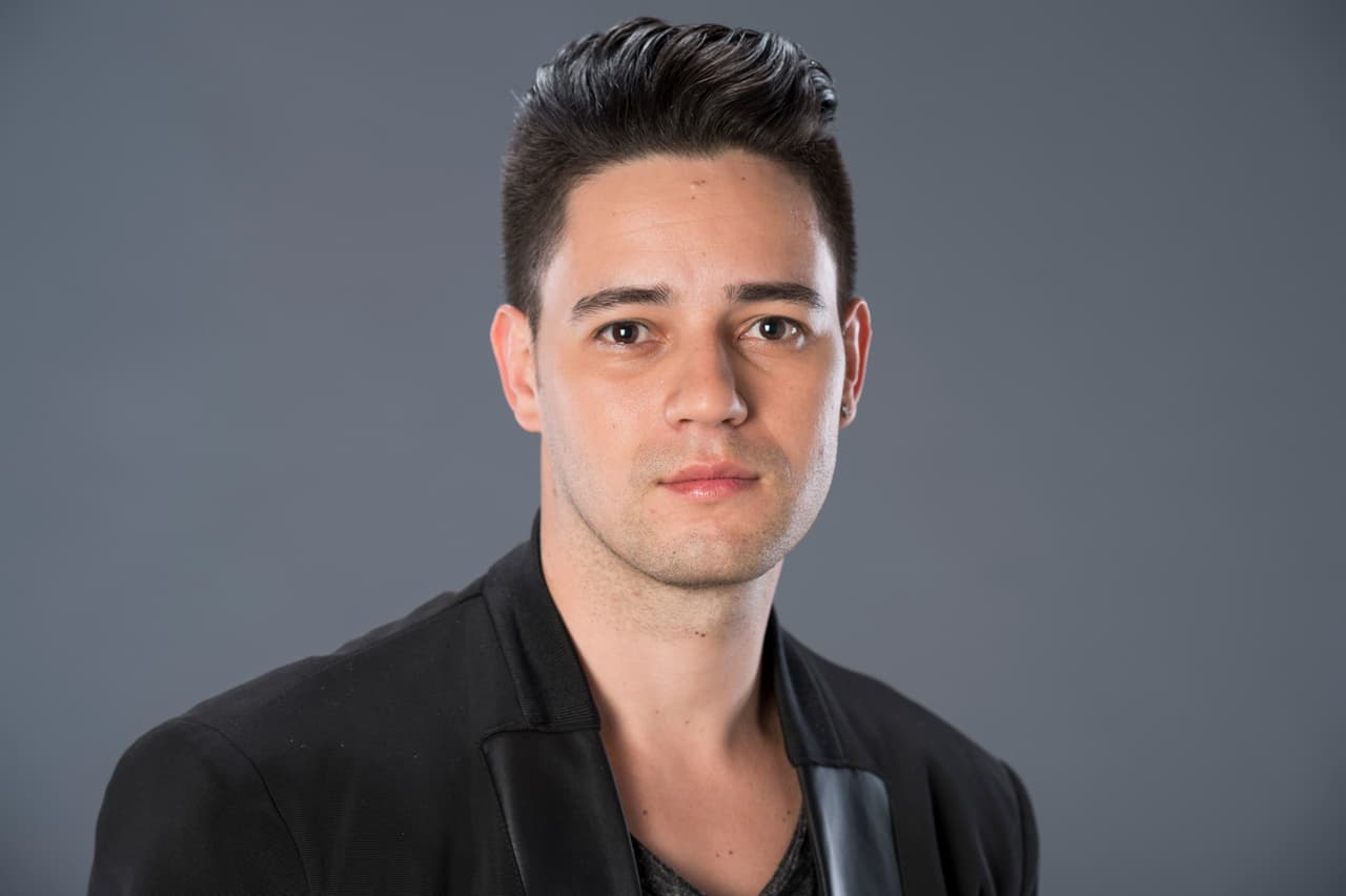 Nayi Escalona es venezolano, tiene 27 años y vive en Miami. Su persistencia lo ayudó a que lograra ser elegido en las audiciones, pues lo hizo en varias ciudades.