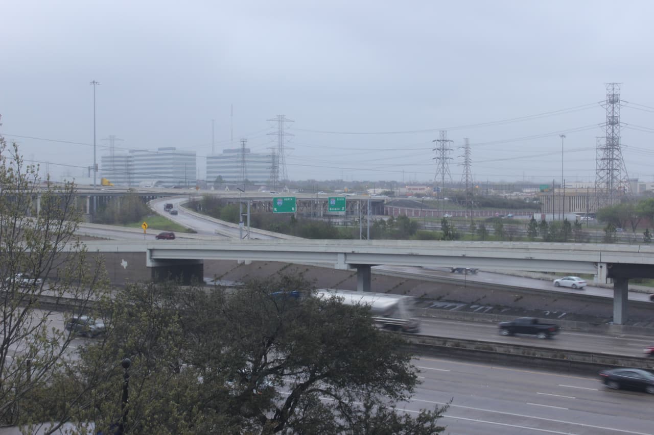 Continúa amenaza de fuertes vientos y lluvias torrenciales