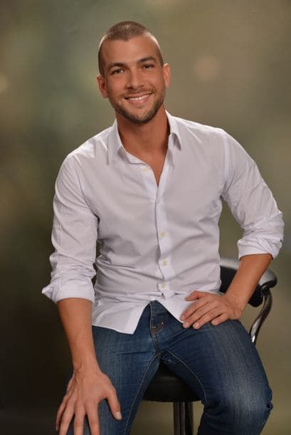 ¿Quién no se dejaría confesar por ese tremendo galán?