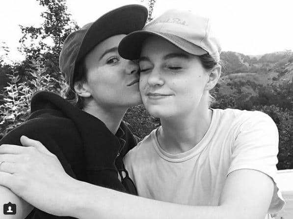 "Es raro porque aquí estoy, una actriz, representando, al menos en algún sentido, una industria que establece estándares para todos nosotros. No solo para la gente joven, sino para todos. Estándares de belleza, de lo que es una buena vida, del éxito. Estándares que, odio admitirlo, me han afectado", dijo al iniciar su discurso.