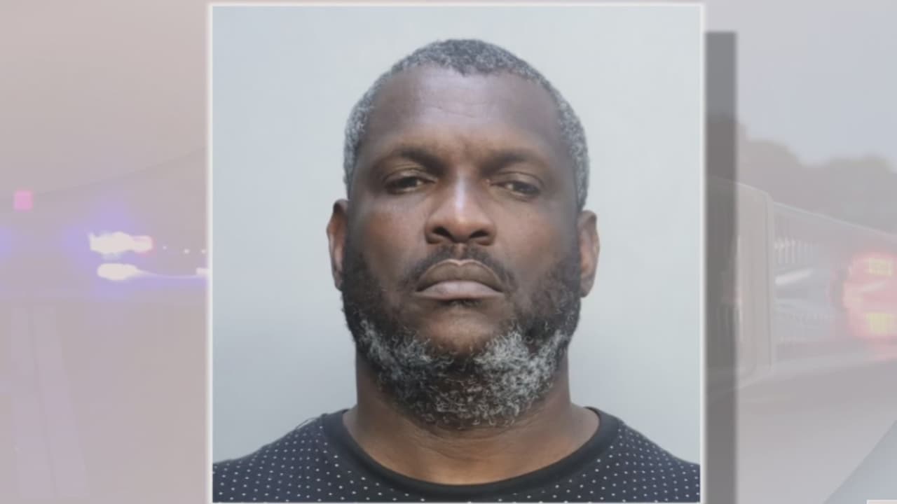 Acusan a taxista de Miami Beach de robar teléfonos y hacer transacciones fraudulentas a clientes ebrios