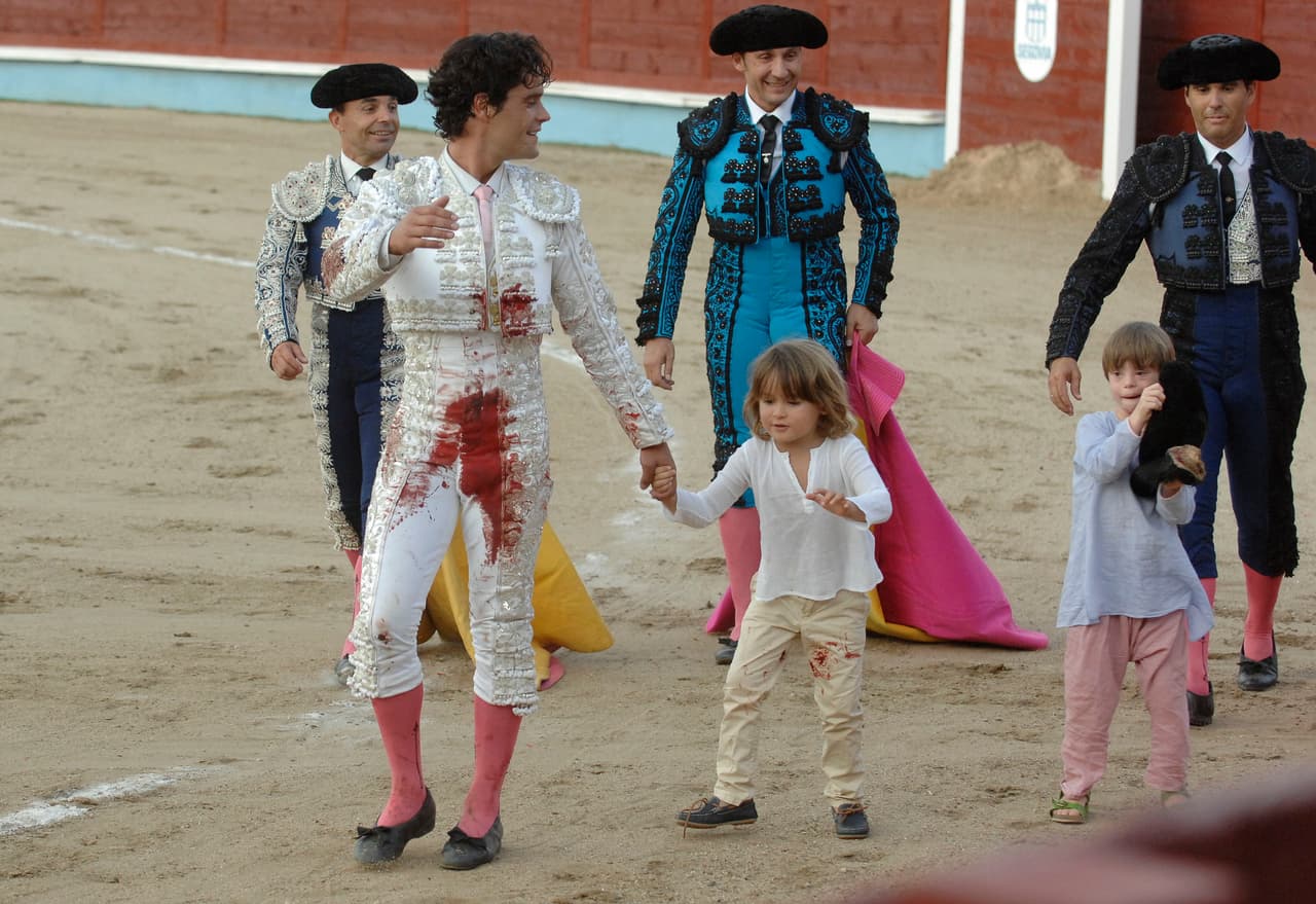 Cabe señalar que en España está prohibido que menores de 15 años asistan a corridas de toros.