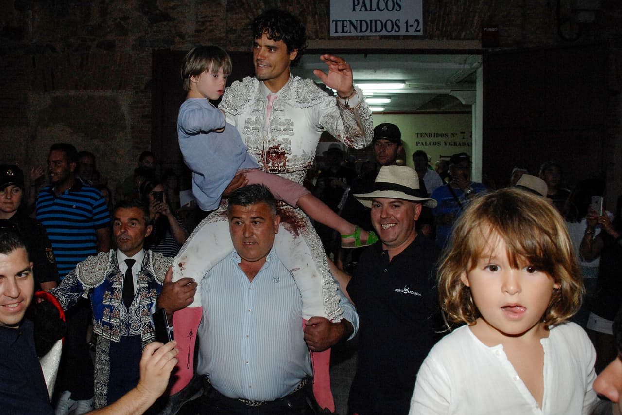 Pero ni Nicolás o Samantha estaban alrededor de los chicos para estas imágenes.