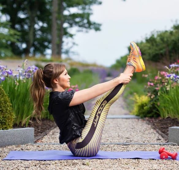 Thalía se mantiene en forma siempre haciendo yoga y pilates