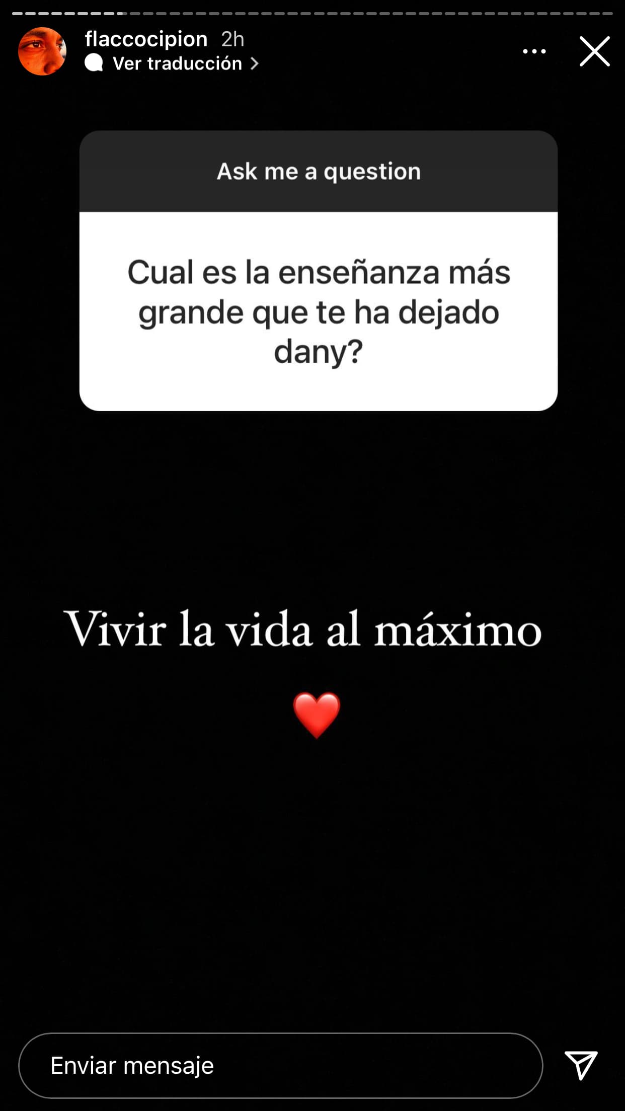También reveló que 
<b><a href="https://www.univision.com/shows/enamorandonos/otra-boda-en-camino-tras-un-ano-de-noviazgo-darwin-le-pidio-matrimonio-a-daniela-video" target="_blank">"vivir la vida al máximo"</a></b> fue la enseñanza más grande que ella le dejó, mientras que hubo quien lo felicitó por haberla hecho tan feliz. 
<br>