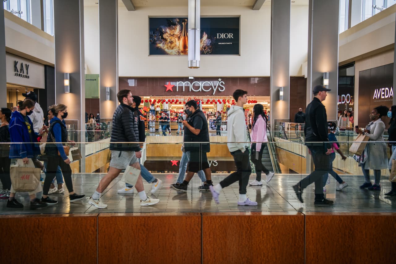 Como es tradición, las tiendas se preparan para vender sus mejores ofertas en
<b>'Black Friday' o Viernes Negro.</b>