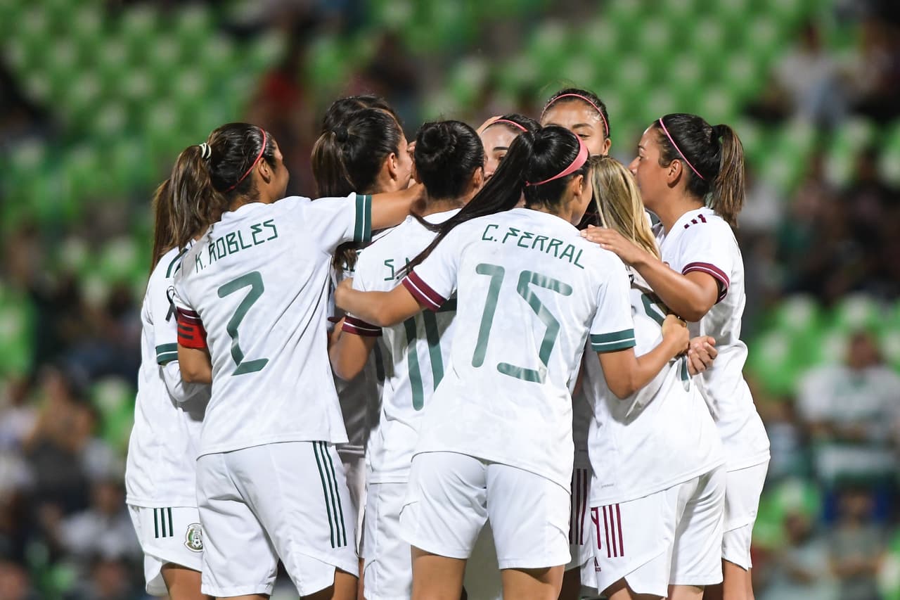 El Tricolor Femenil fue muy superior a Perú, a la que volverá a enfrentar el martes a puerta cerrada.