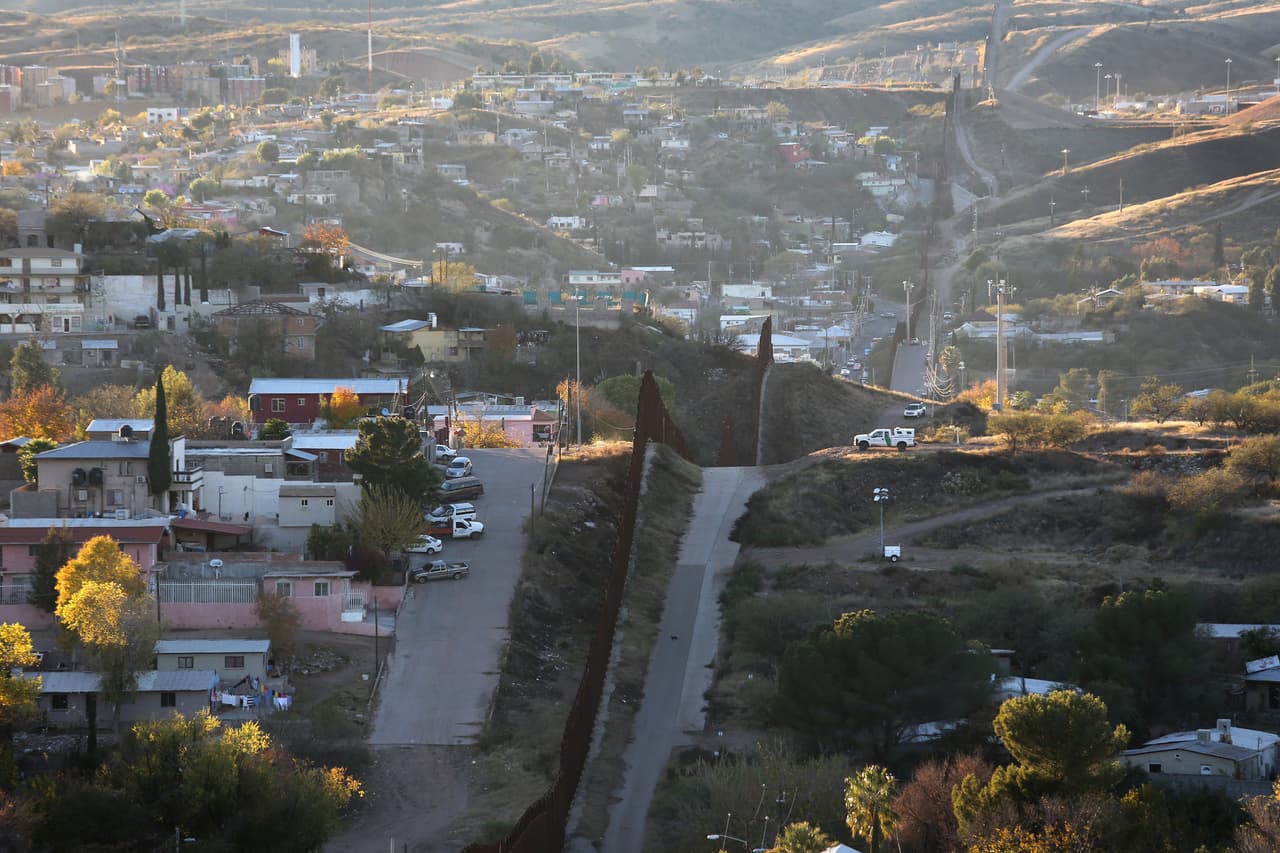 Encuentran 12 inmigrantes escondidos en una casa de seguridad en Arizona
