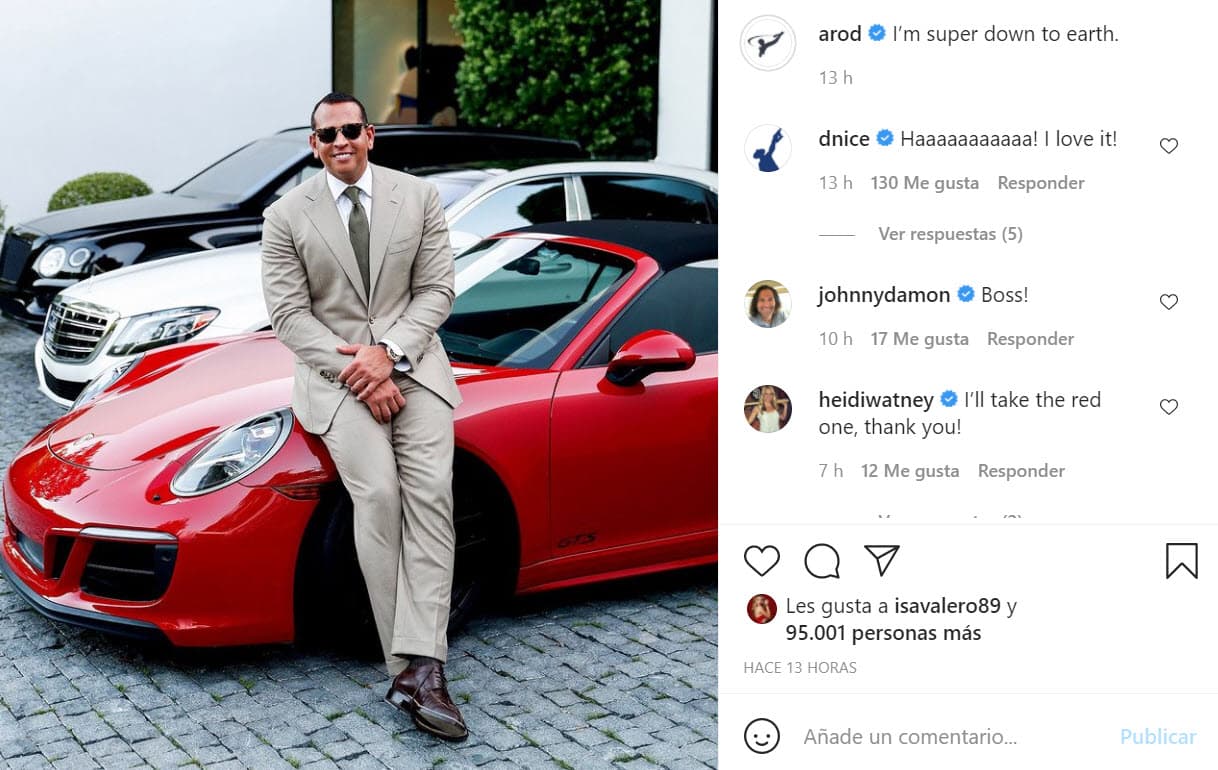 Se trata de esta imagen en la que posa junto a un Porsche. Según medios como Page Six y el Daily Mail se trata del mismo
<b><a href="https://pagesix.com/2021/08/19/alex-rodriguez-poses-with-the-car-he-once-gifted-jennifer-lopez/" target="_blank">auto que le regaló a JLo en 2019</a></b> por su cumpleaños 50.
<br>