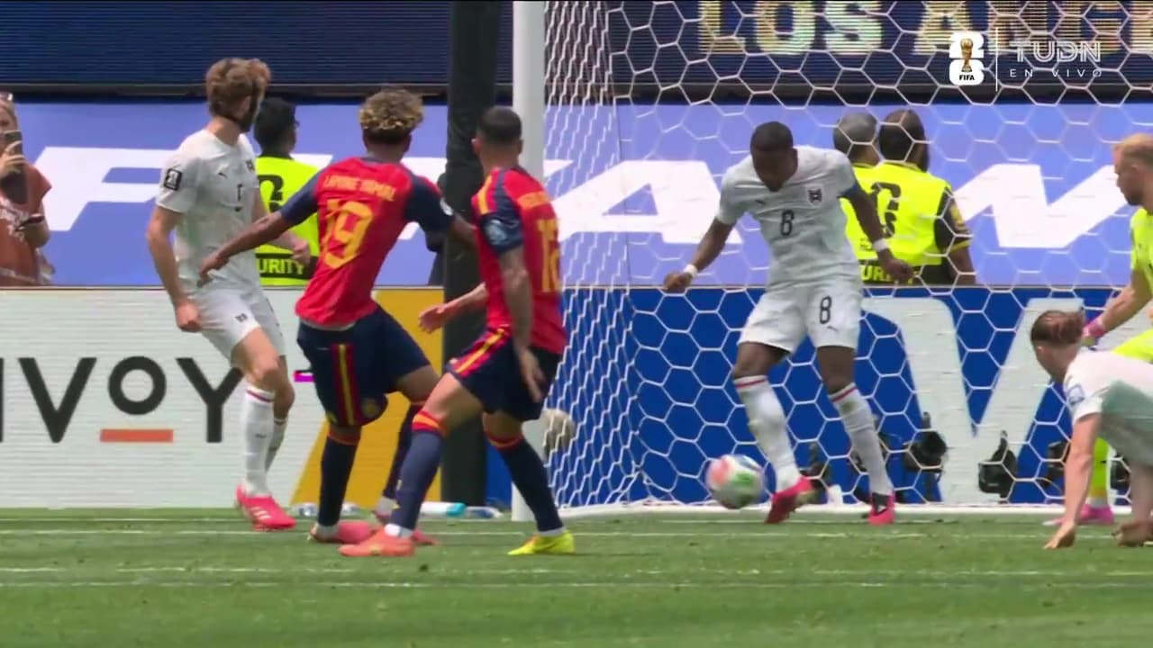 ¡Alaba salva a Austria en la línea! Lamine se pierde el 3-0