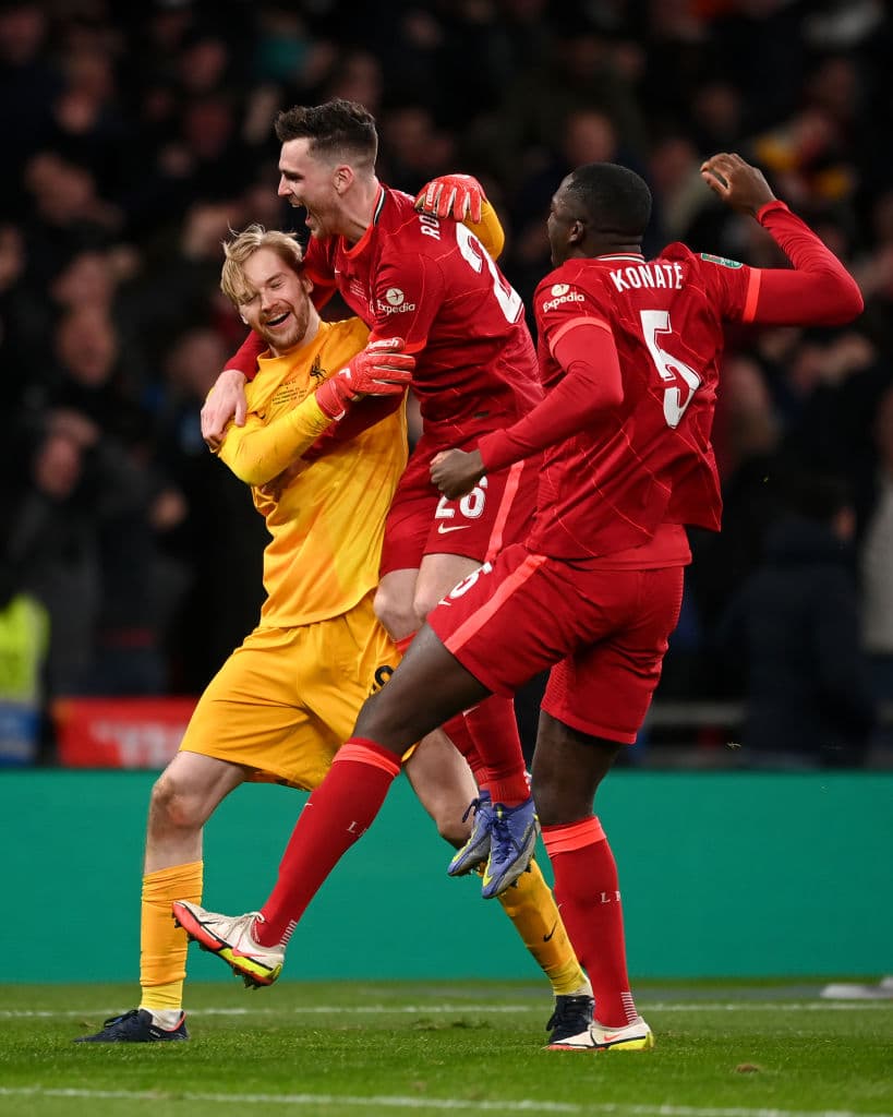 Liverpool derrota al Chelsea en tanda de penales 10-11 durante la final de la Copa de la Liga Inglesa. Kepa, portero de los 'Blues', voló el último penal y así los Reds se llevó el campeonato.