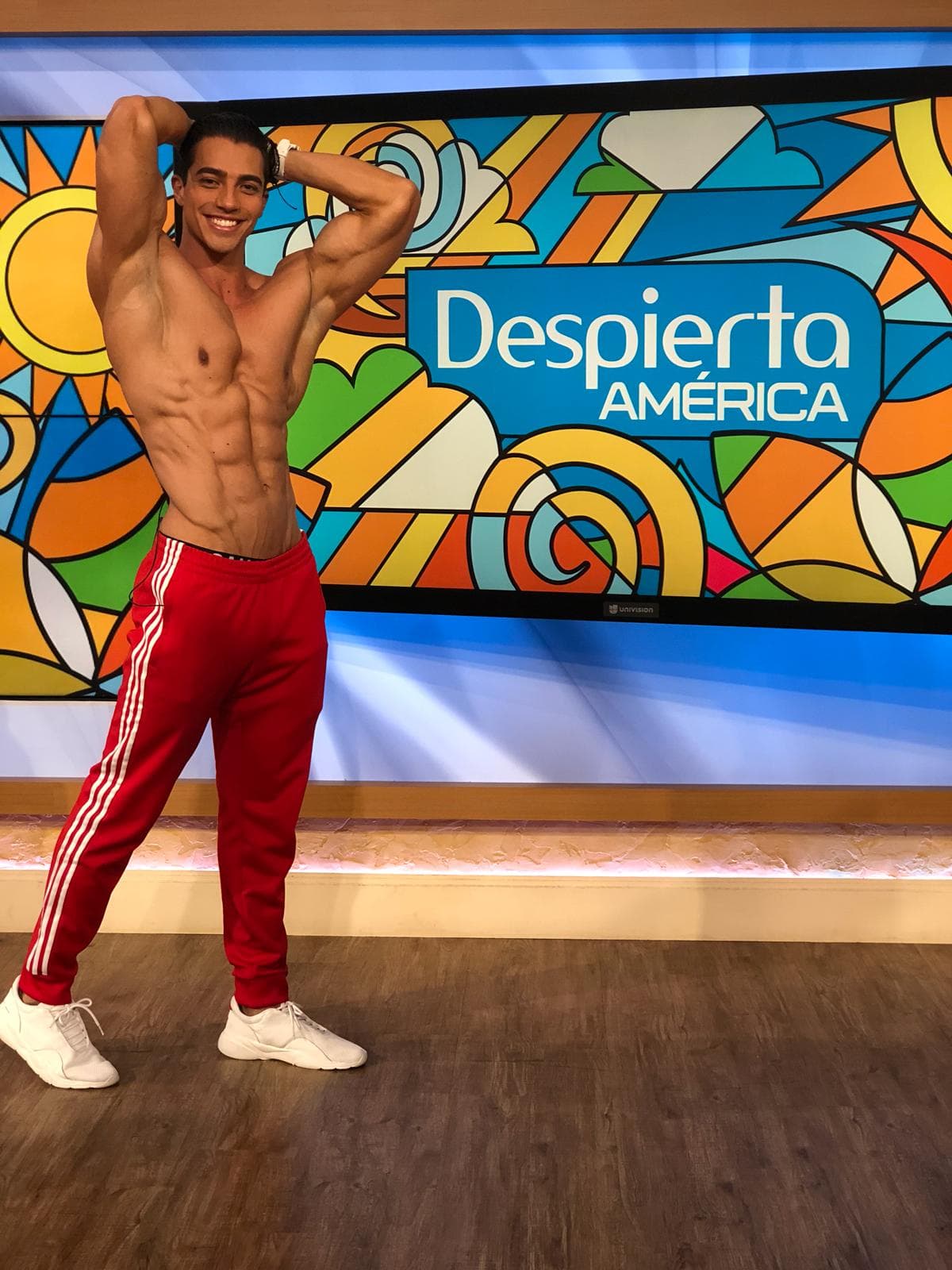 Una foto más, esta va con dedicatoria para todas las mujeres de Despierta América.