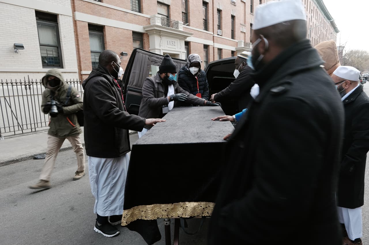 La causa de las 17 muertes en el incendio del Bronx fue la inhalación de humo.