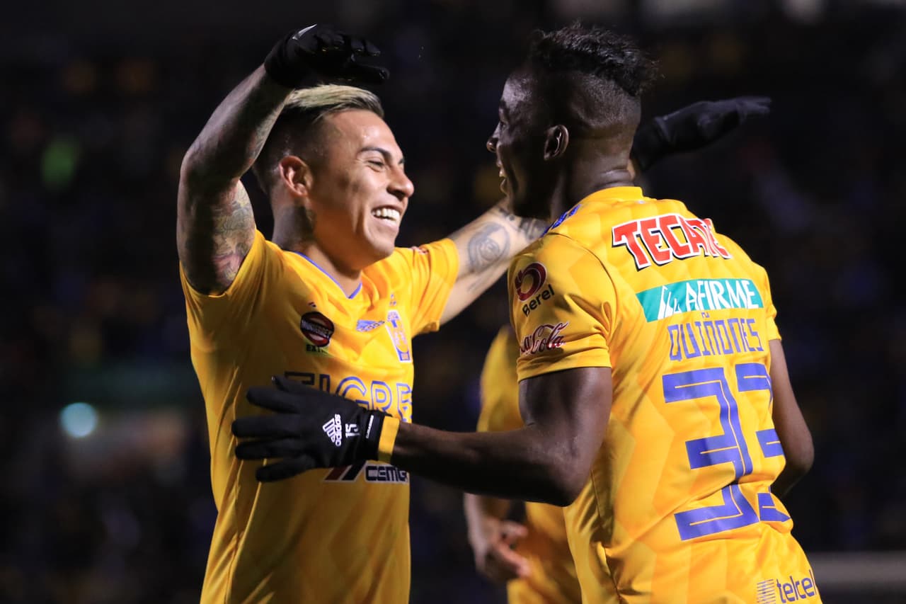 Ya en el minuto 74 el chileno Eduardo Vargas (izquierda) cerró el marcador con el 4-1 para Tigres.