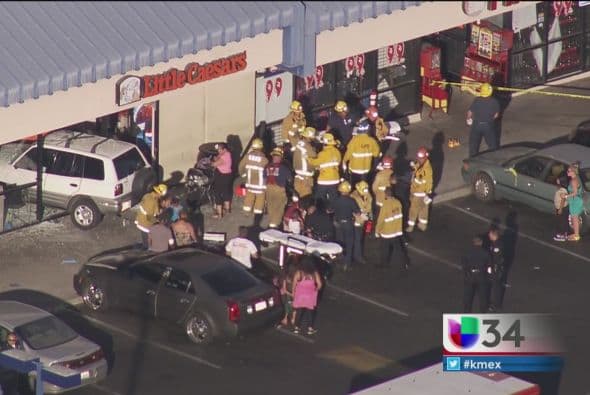 Autoridades investigan las cuasas de un accidente en Pacoima.