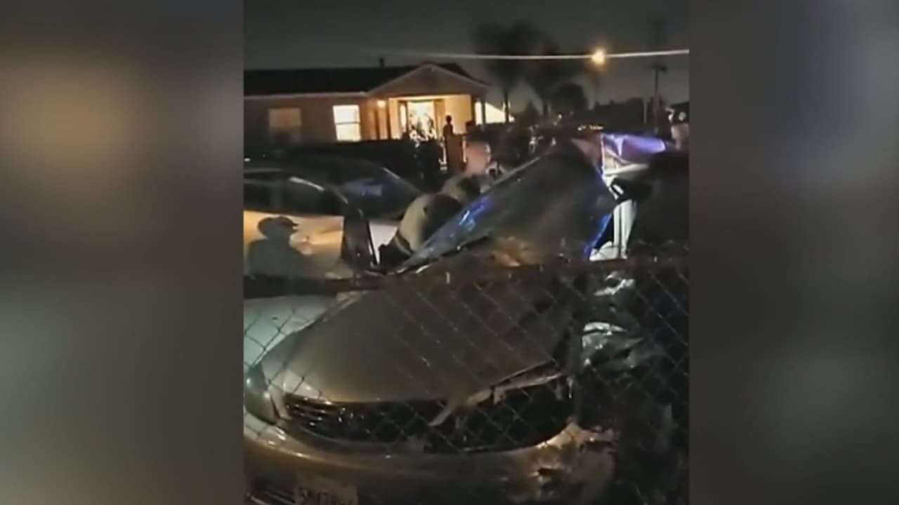 Así quedó el auto en el que viajaban los hermanos Holguín.