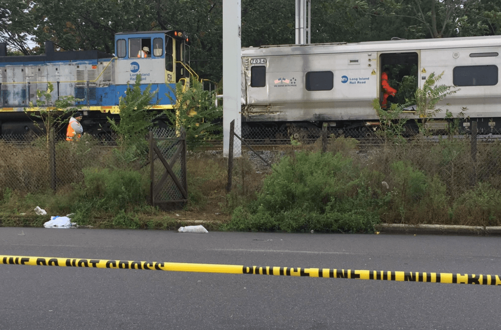 Da inicio la remoción del tren que descarriló en Long Island
