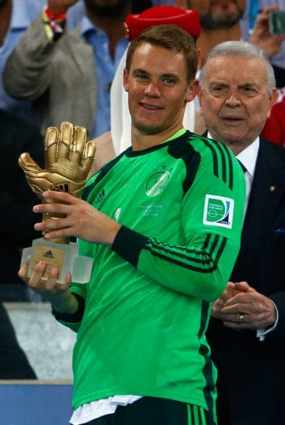 El portero campeón también se ganó el Guante de Oro 2014.