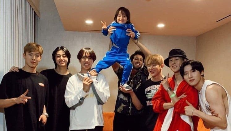 Saliendo de sus sonidos tradicionales,
<b>Sebastián Yatra</b> quiso explorar nuevos sonidos al incursionar en el K-Pop junto a
<b>Monsta X</b>. MONBEBE, el fandom del grupo coreano se emocionó al verlo cantar algunas partes en español.