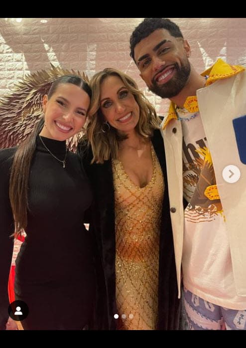 "Jay Wheeler y Zhamira Zambrano, ¡que tengan el mejor de los años! Son una bella pareja y boda a la vista". 
<br>