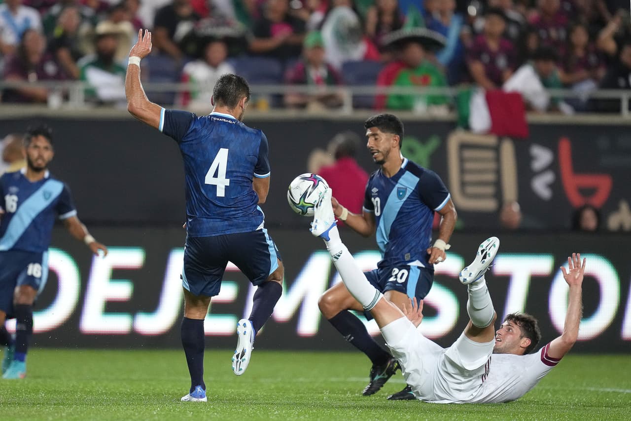 Con un equipo de jugadores jóvenes como Carlos Acevedo, Marcelo Flores o Luis Chávez, el Tricolor tuvo un pobre desempeño ante Guatemala.