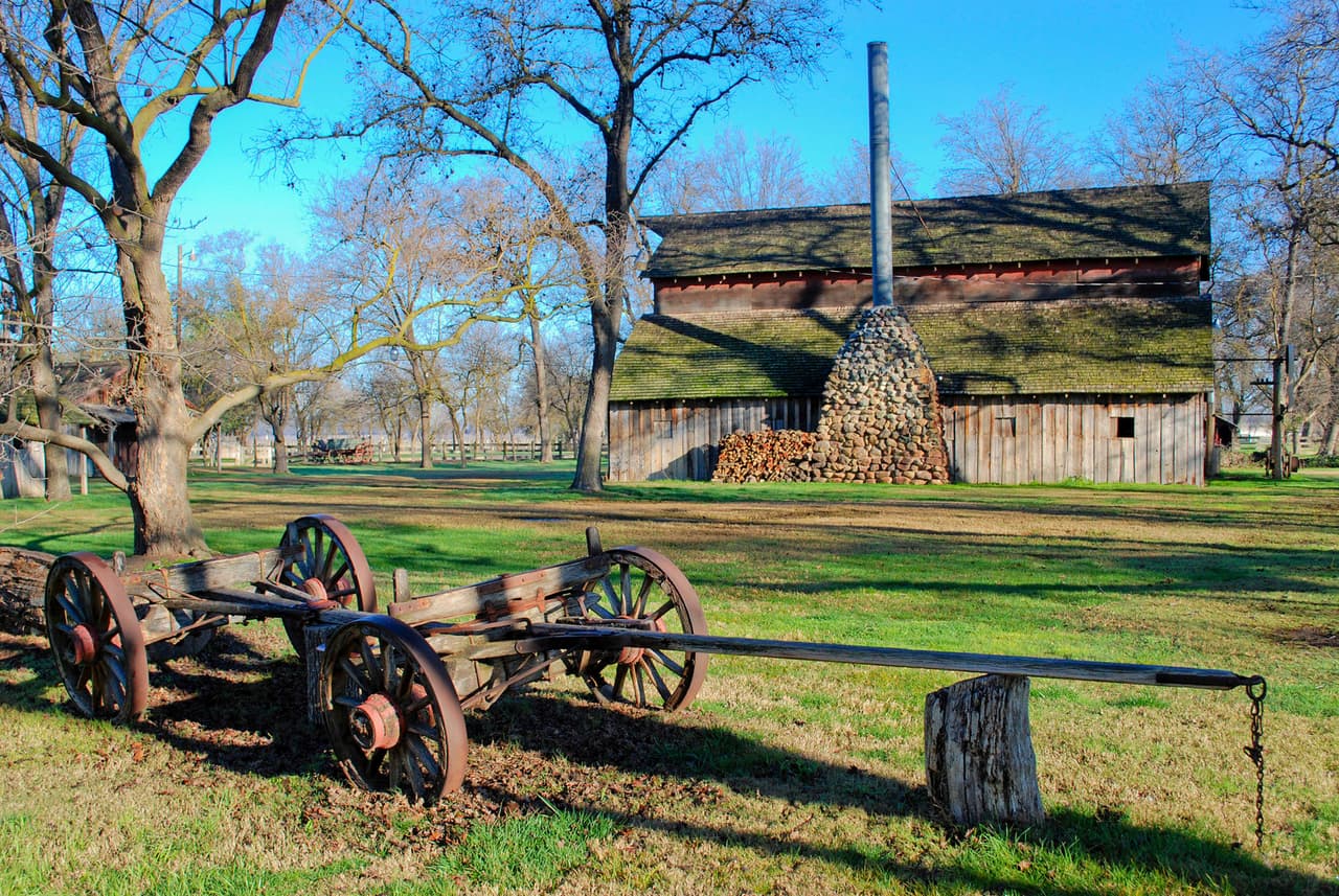 <b>Puesto 6. Área metropolitana de Hanford y Corcoran, California</b>
<br>
<br>Variación de la población por la migración, entre 2010 y 2020: -10.5% (-15,992 habitantes).
<br>
<br>Variación de la población en general, entre 2010 y 2020: -0.2% (-298 habitantes).
<br>
<br>Tasa de pobreza: 15.2%.
<br>
<br>Población en 2020: 152,692 habitantes.
<br>