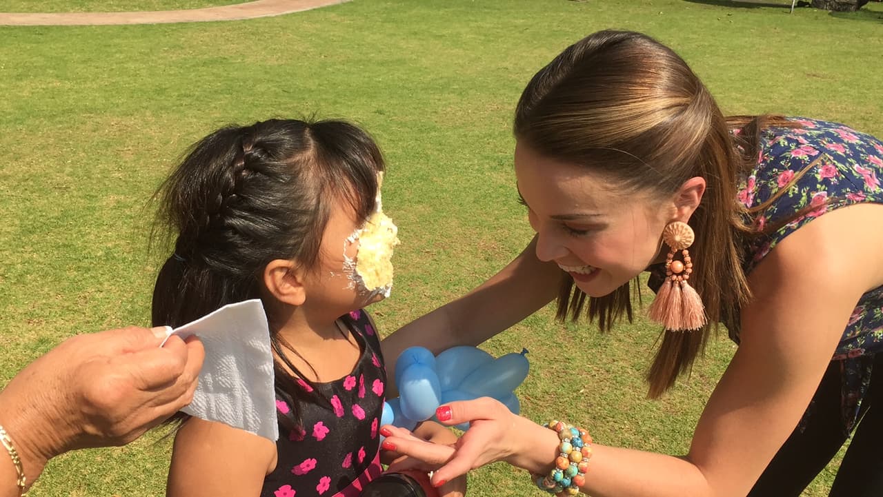 Ligia no pudo contener la risa al ver a la pequeña.