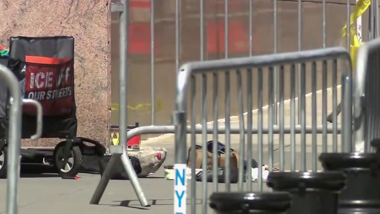 Exsoldado del Ejército de EEUU es sospechoso de arrojar objeto incendiario frente a un edificio federal en NY