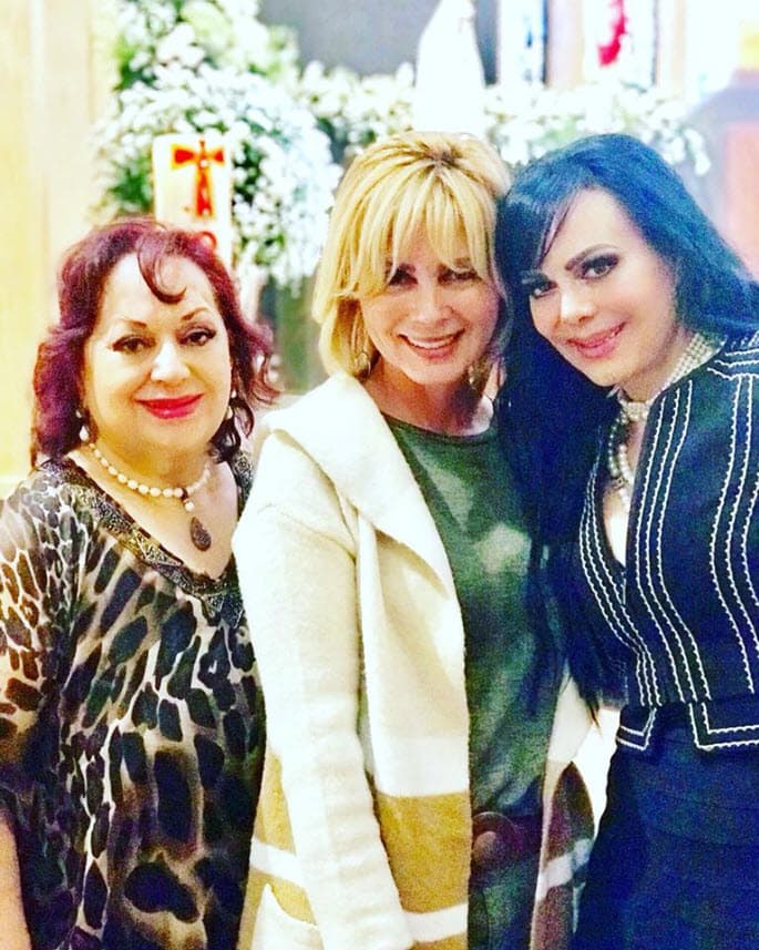 Tras perder a su madre a tan corta edad, Maribel fue criada por su hermana mayor Vilma Chacón (lado izquierdo), a quien considera como una madre y la llama 'mimita' de cariño.